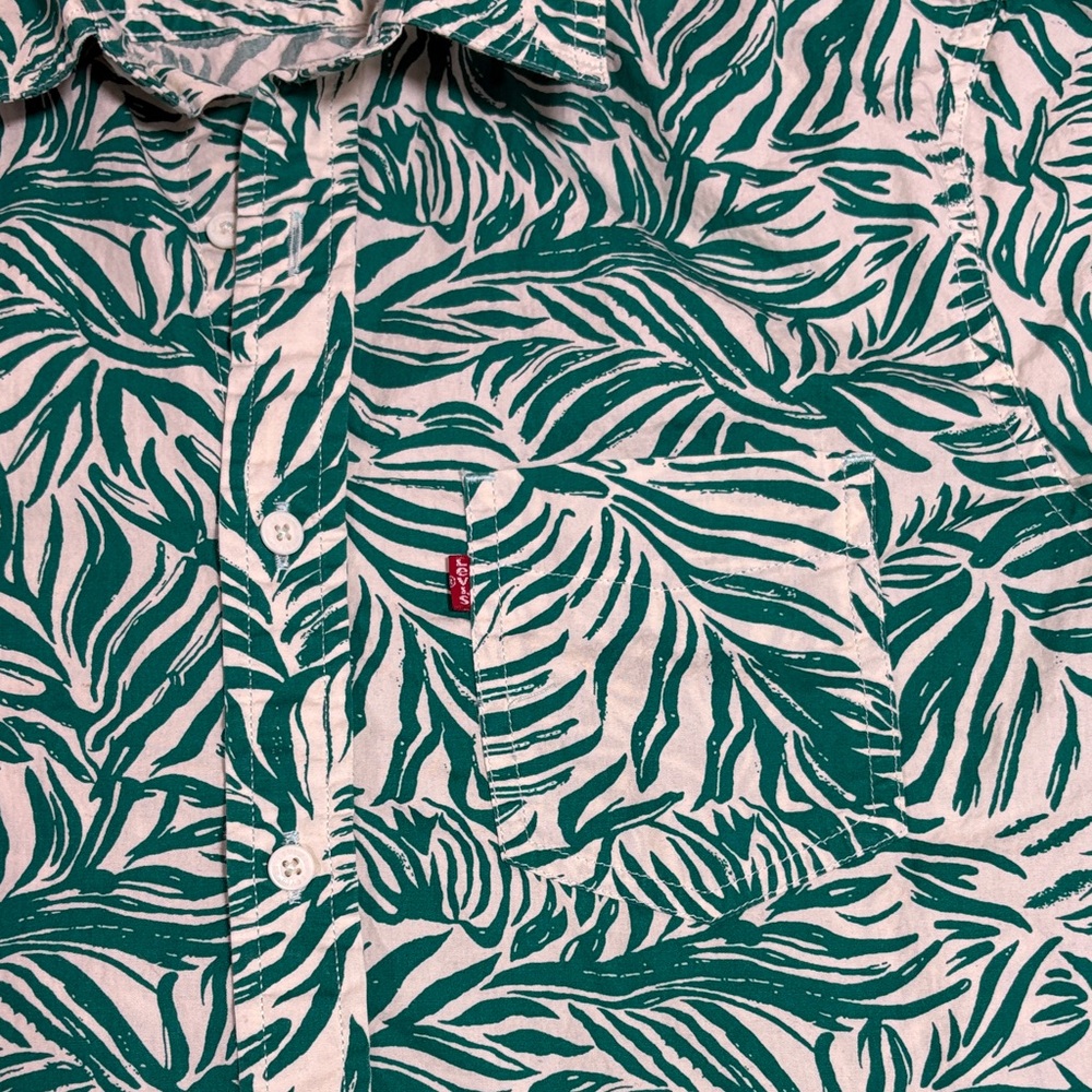 Levi's Green Leaf Pattern Men's Shirt - Picture 3 of 6